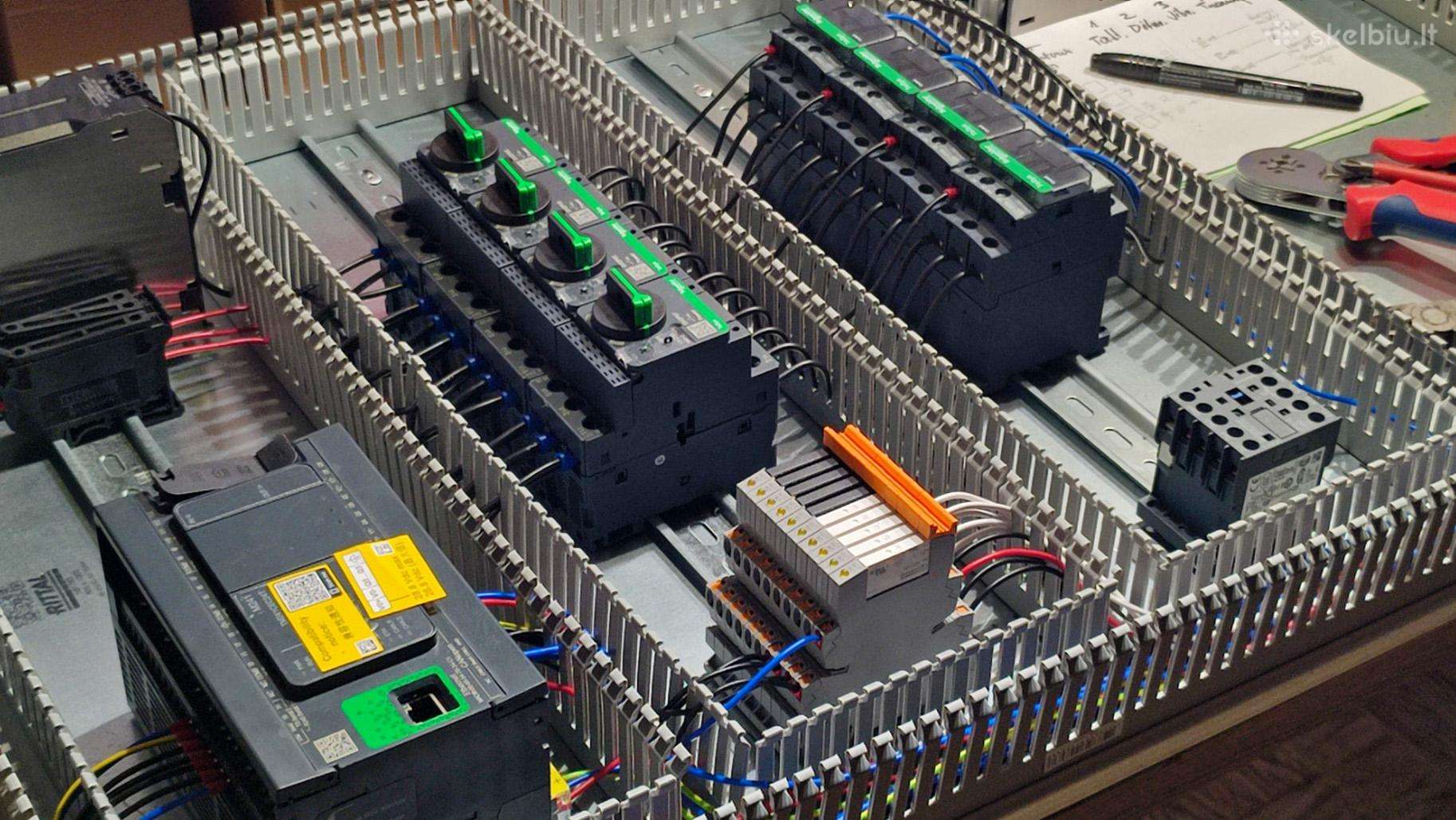 Ruošinių džiovyklos automatikos modernizavimas su Schneider Electric valdikliu
